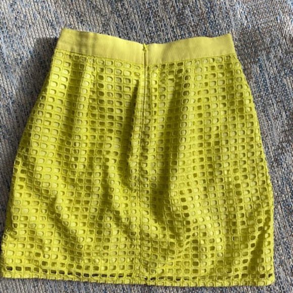 🌟3/$25 LOFT bright Green Neon type Skirt Sz 4 EUC - Picture 2 of 2